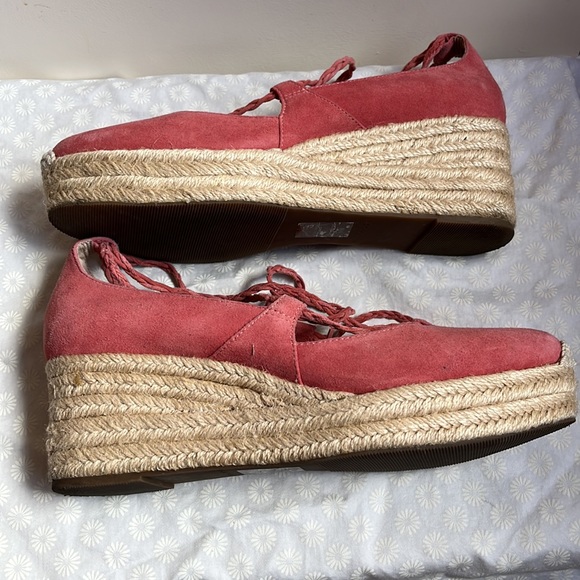 ANN TAYLOR | Coral Platform Shoes - Picture 3 of 12